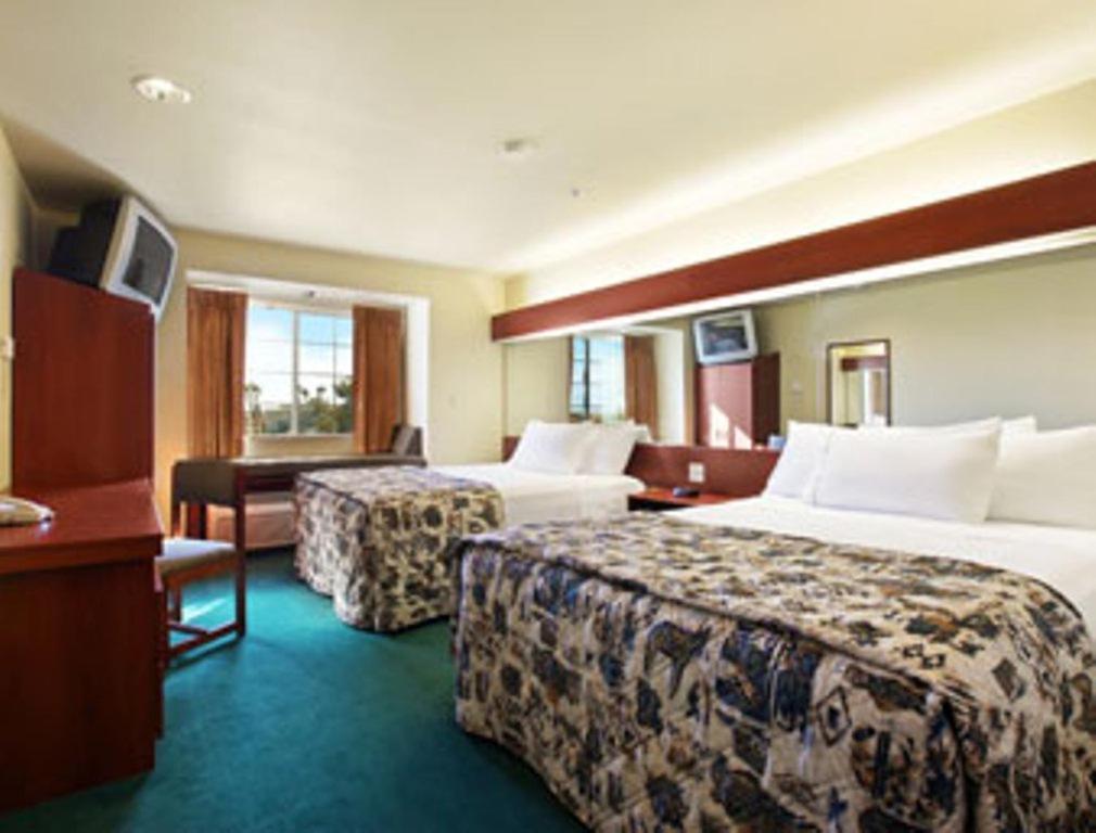 Microtel Inn & Suites By Wyndham Wellton Room photo